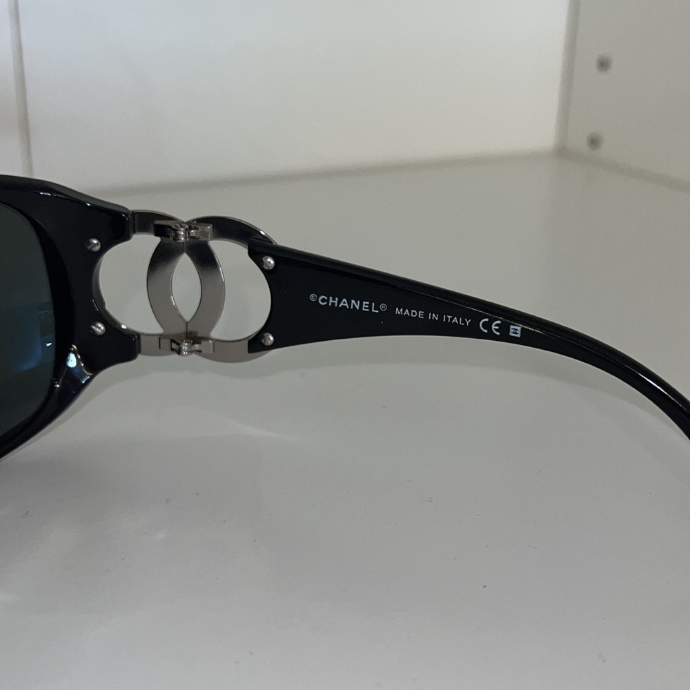 Chanel sunglasses - Picture 6 of 12